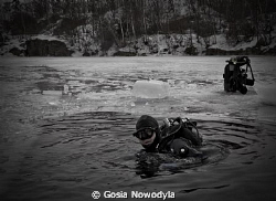 The end of ice diving but where is the other diver ??? by Gosia Nowodyla 